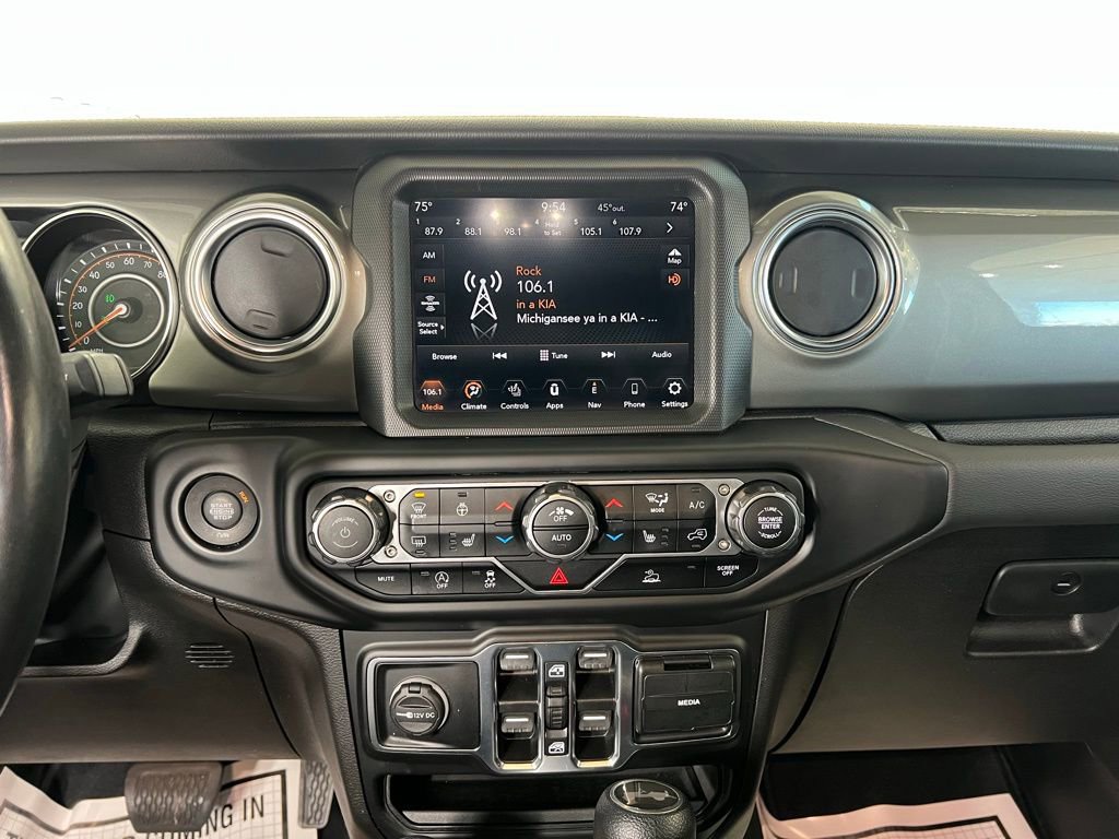 Used 2022 Jeep Wrangler Unlimited Sahara w/ Cold Weather Group image 10