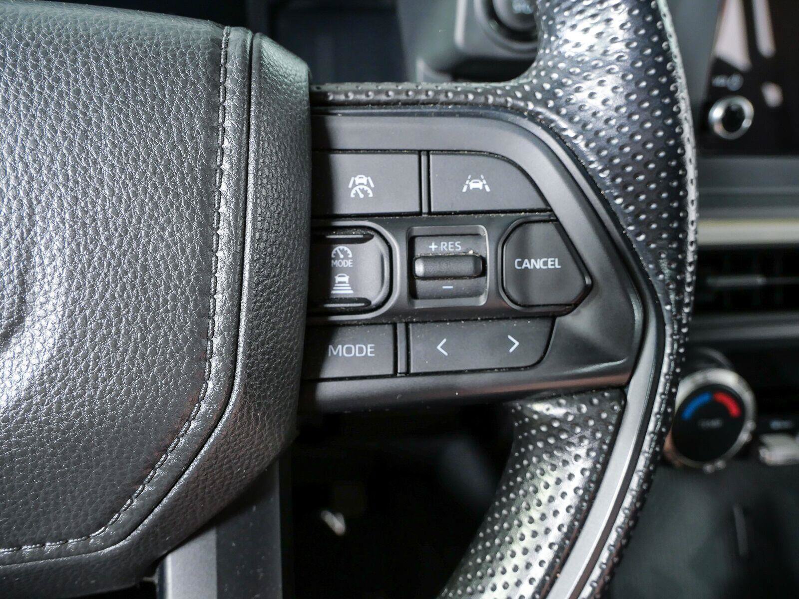 Used 2025 Toyota Tacoma SR AWD/4WD image 12