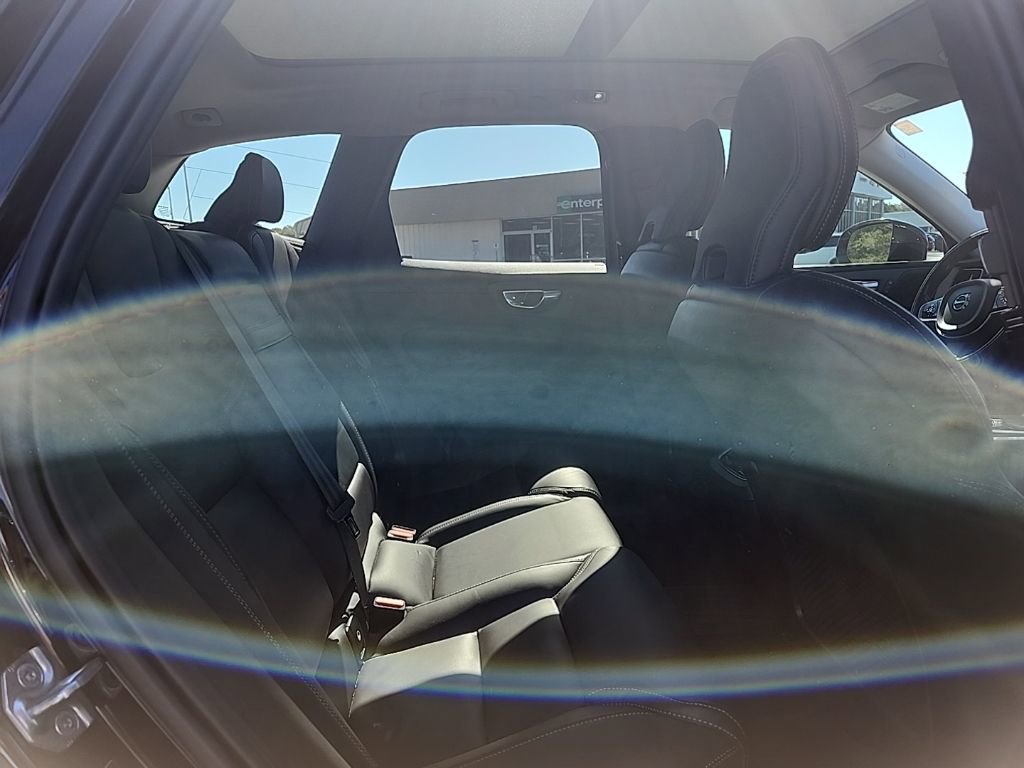Used 2021 Volvo XC60 T5 Inscription w/ Advanced Package image 17