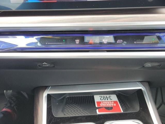 Used 2023 BMW 740i w/ Parking Assistance Package image 18