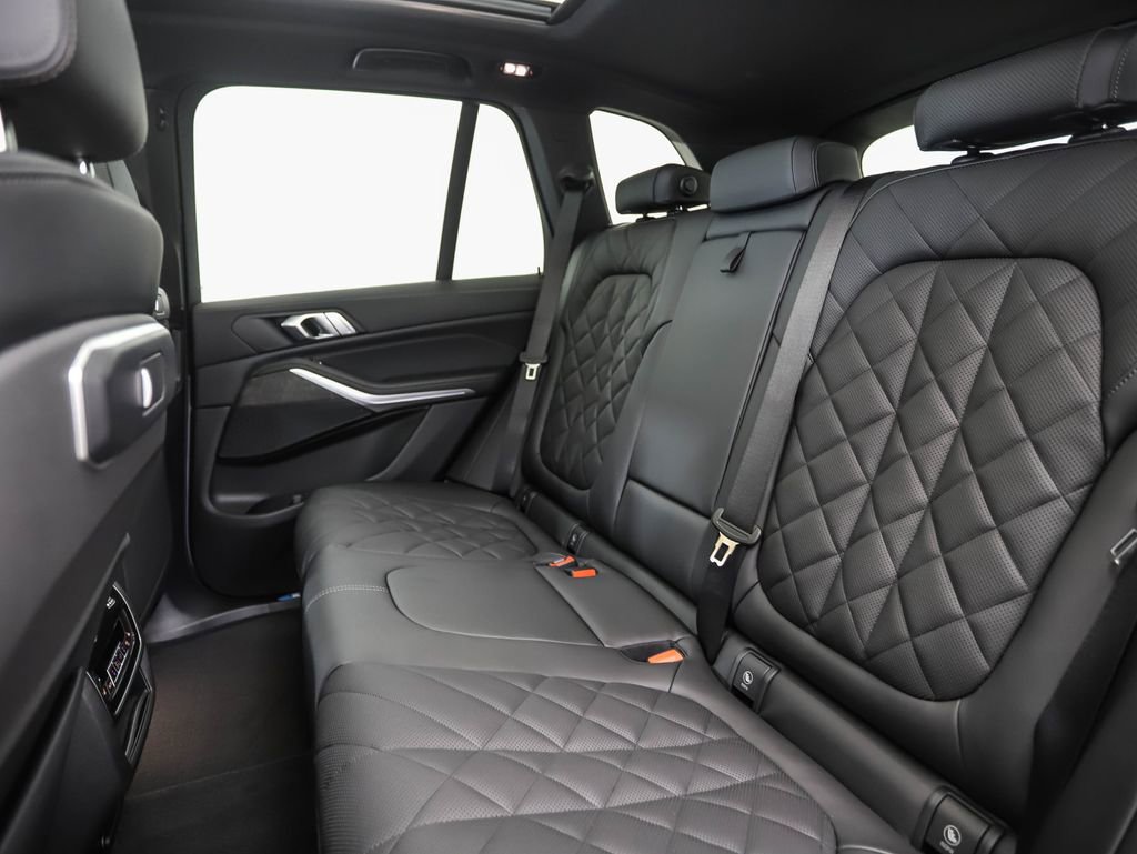 Used 2026 BMW X5 xDrive40i w/ M Sport Package image 22