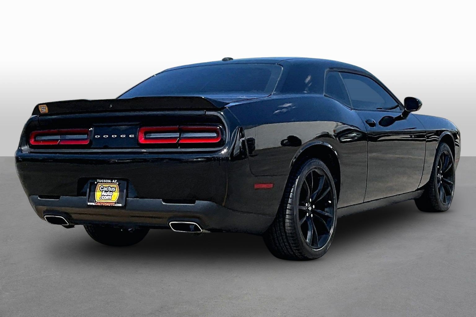 Used 2019 Dodge Challenger SXT RWD image 2