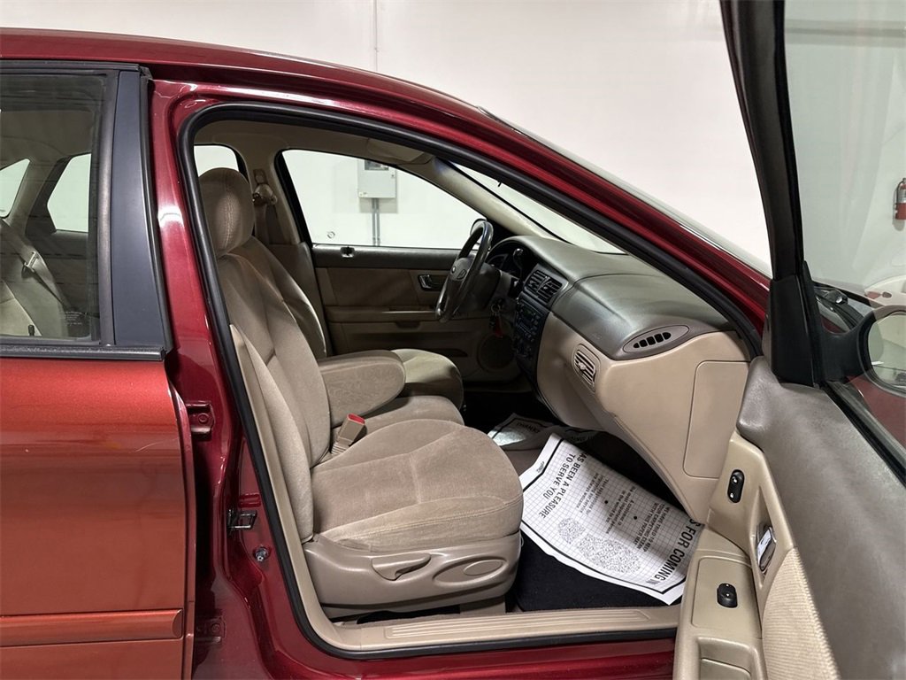 Used 2002 Ford Taurus SE image 20