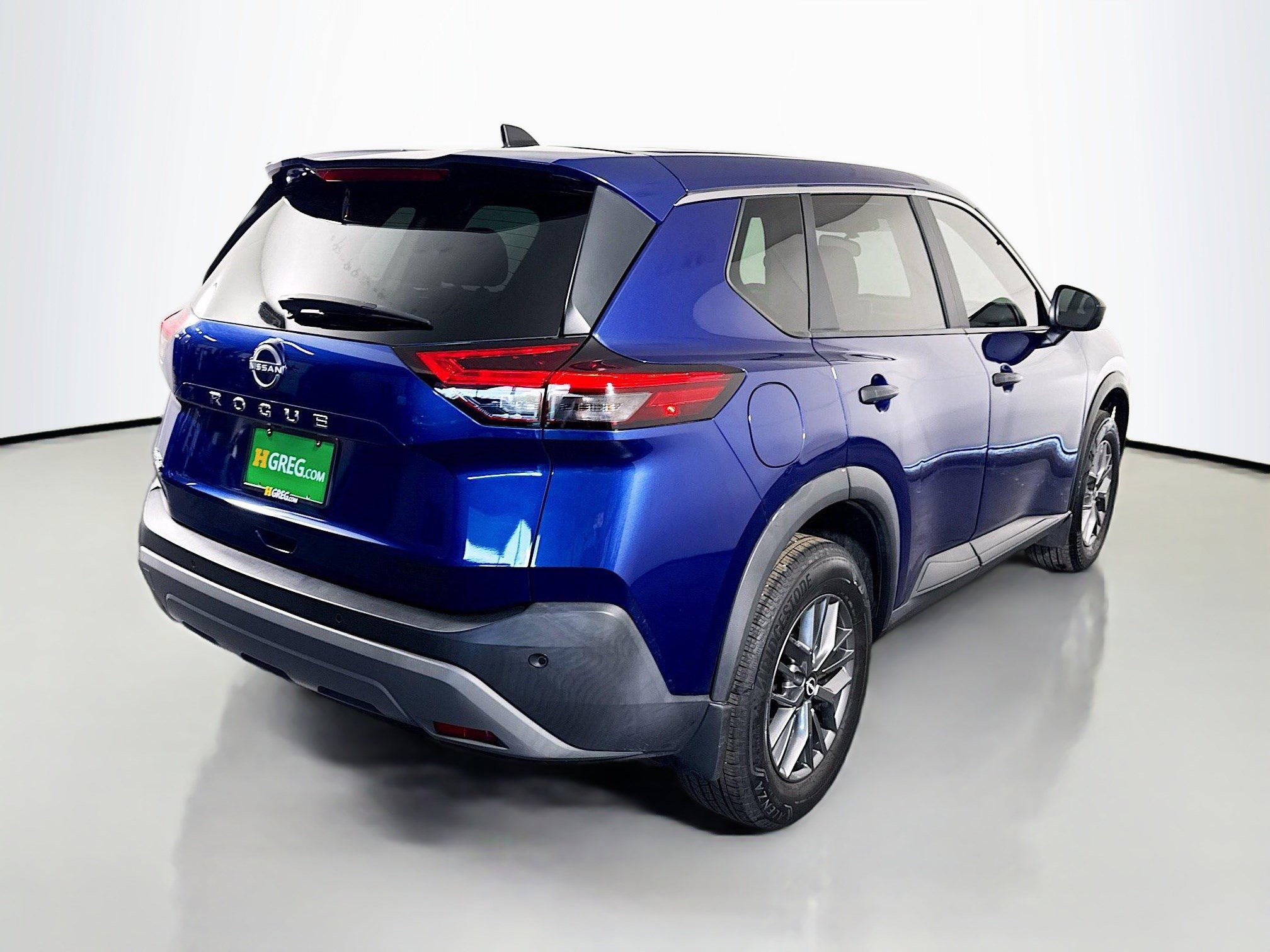 Used 2023 Nissan Rogue S image 10