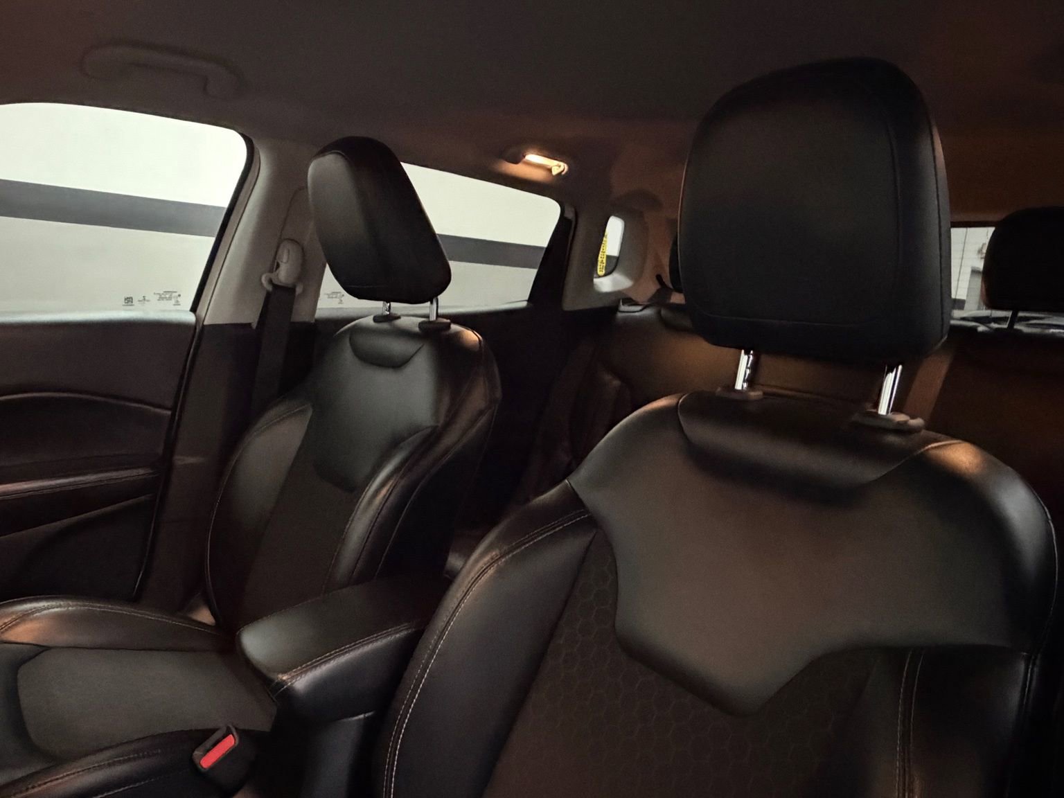 Used 2018 Jeep Compass Latitude image 23