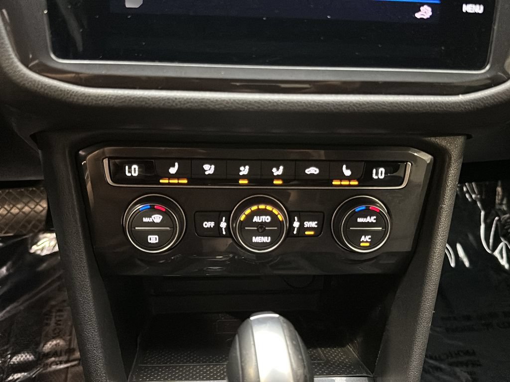 Used 2021 Volkswagen Tiguan SE AWD/4WD image 26