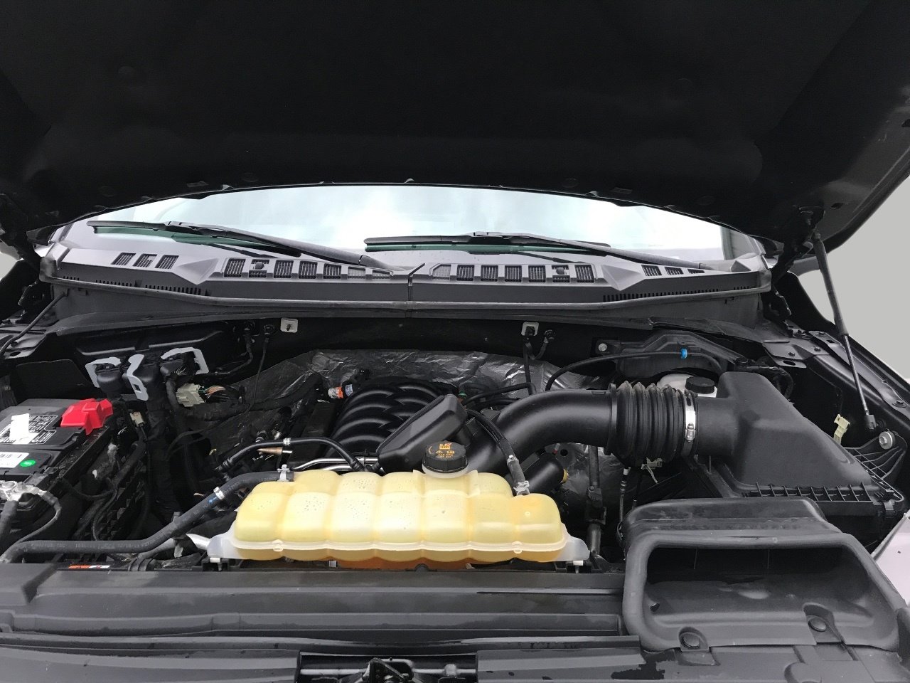 Used 2019 Ford F150 Lariat image 7