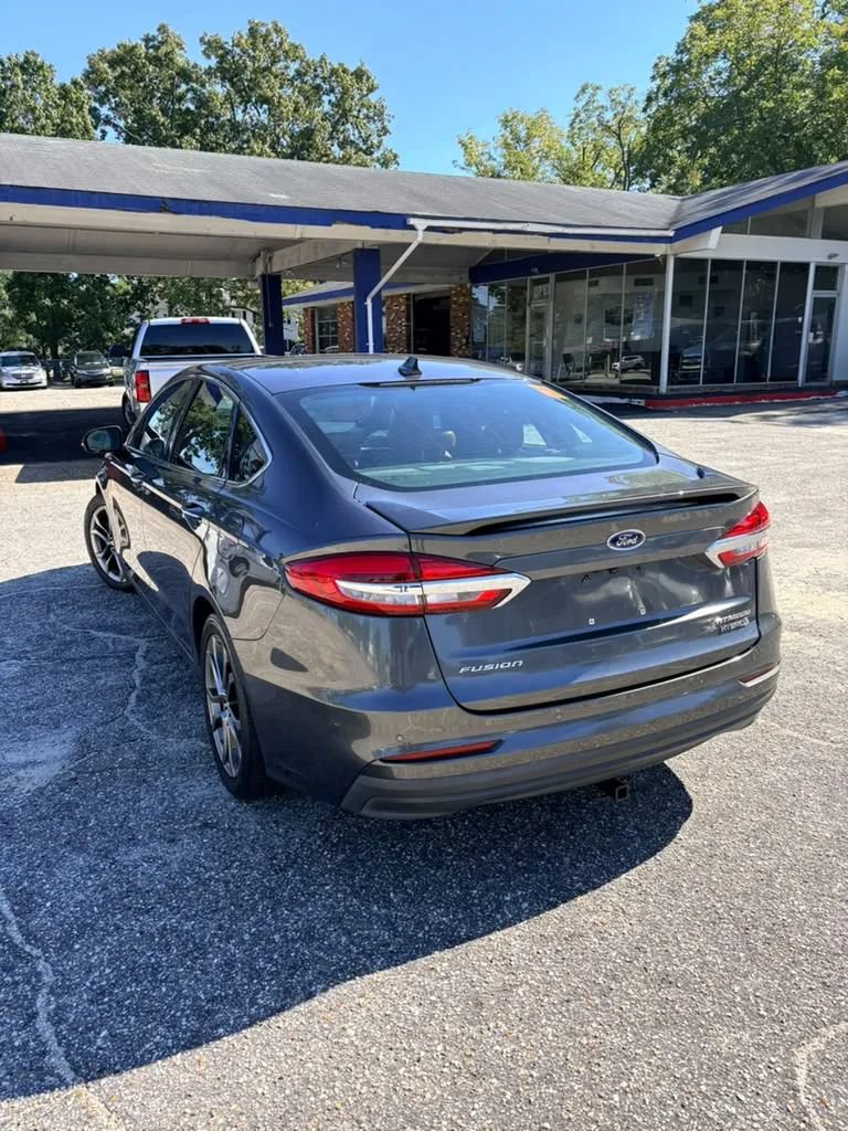 Used 2019 Ford Fusion Titanium FWD image 8