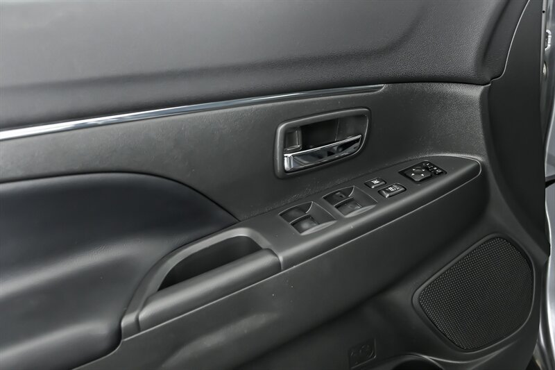 Used 2017 Mitsubishi Outlander Sport SEL FWD image 13