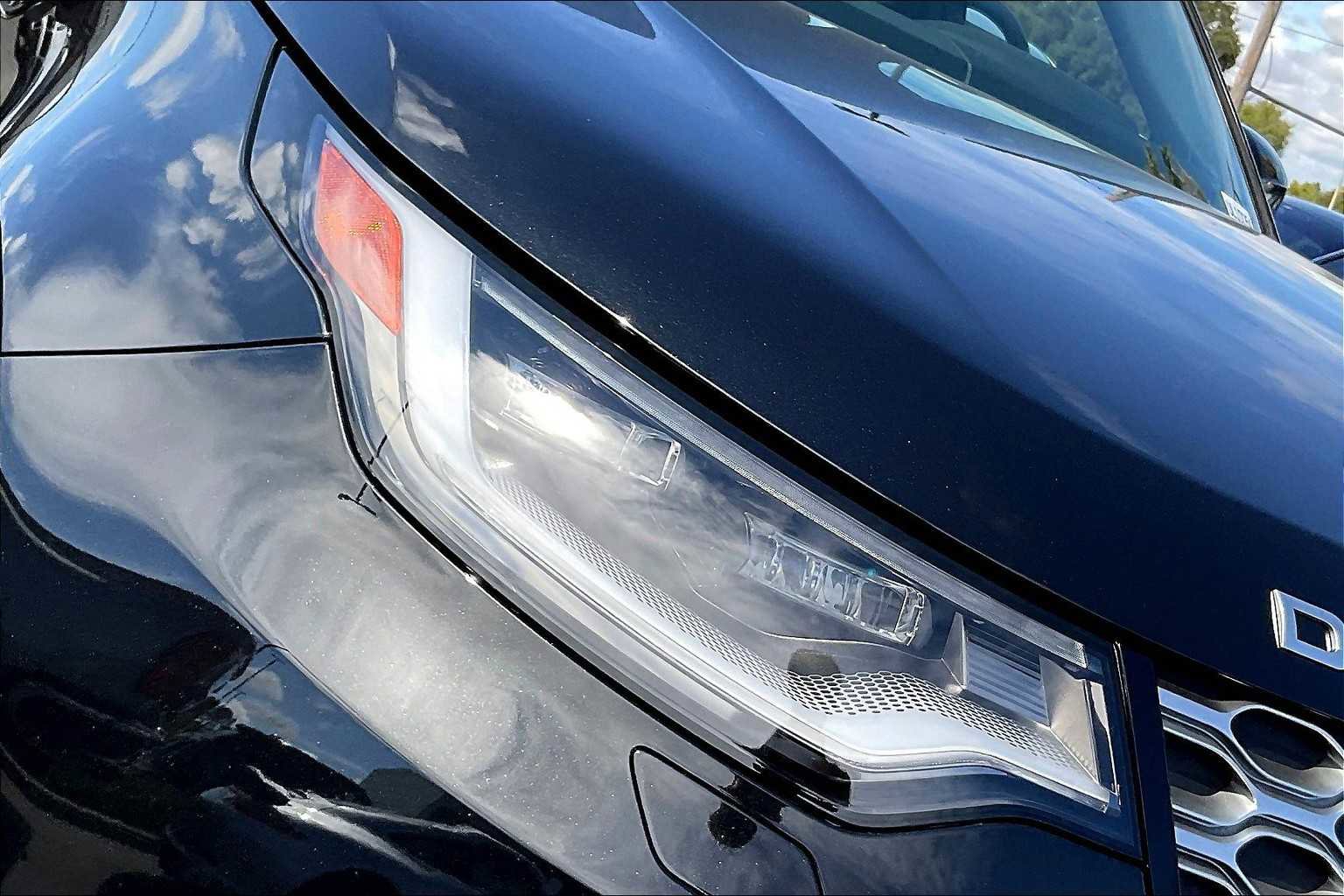 Used 2025 Land Rover Discovery S image 31