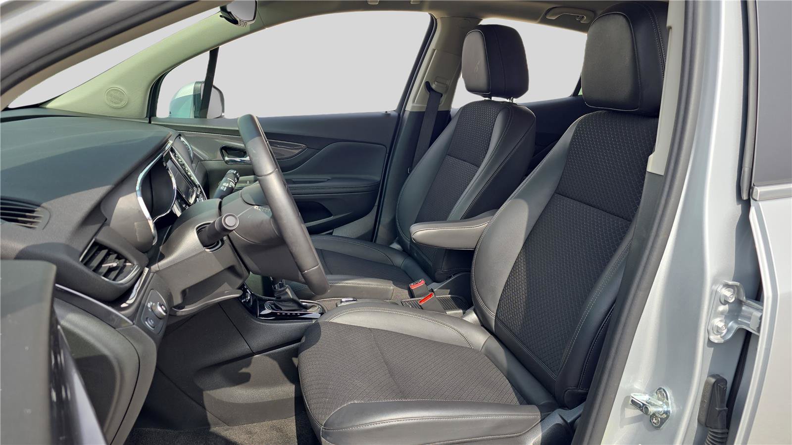 Used 2022 Buick Encore Preferred w/ Safety Package AWD/4WD image 11