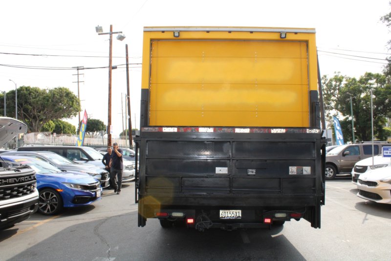 Used 2015 GMC Savana 3500 RWD image 5