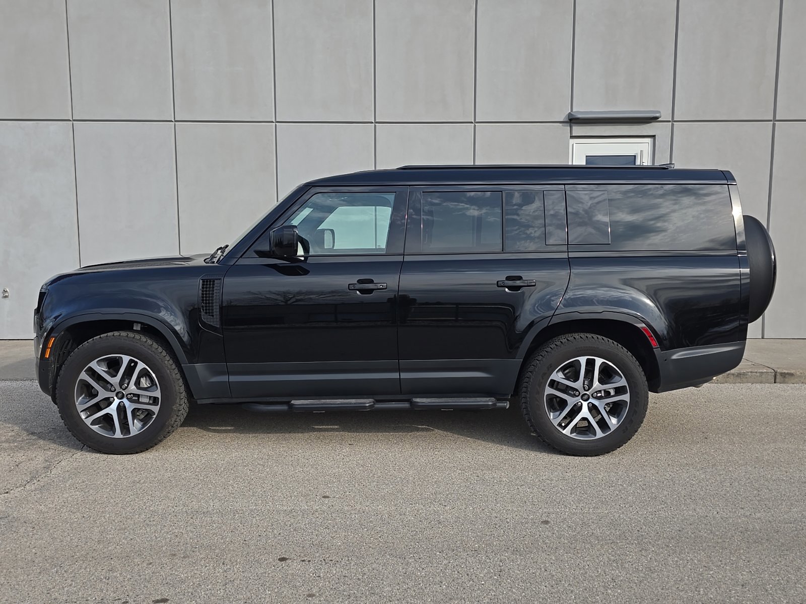 Certified 2025 Land Rover Defender 130 S image 3