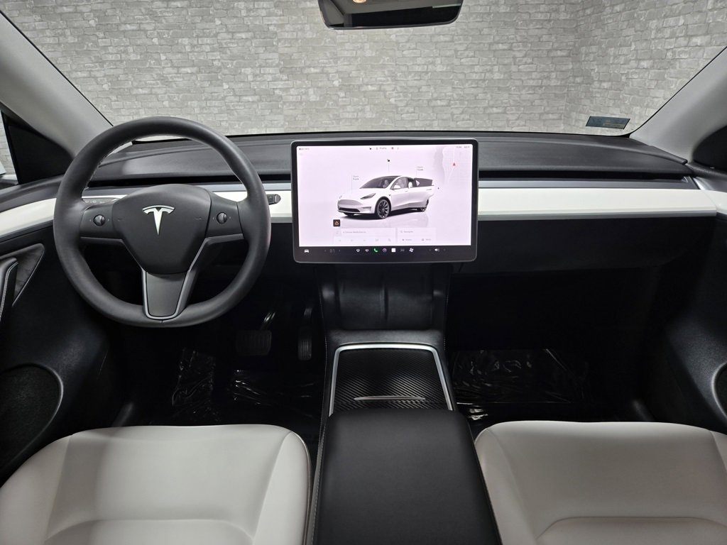Used 2023 Tesla Model Y Long Range image 35