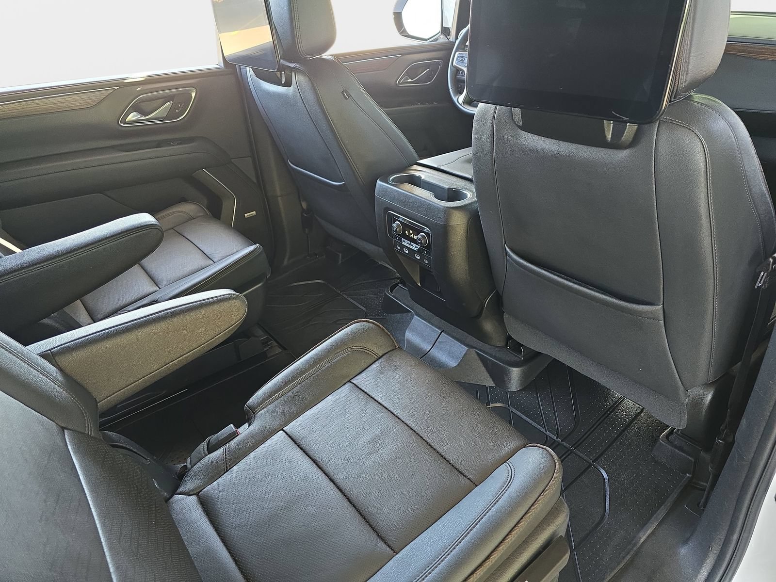 Used 2023 Chevrolet Suburban High Country AWD/4WD image 13