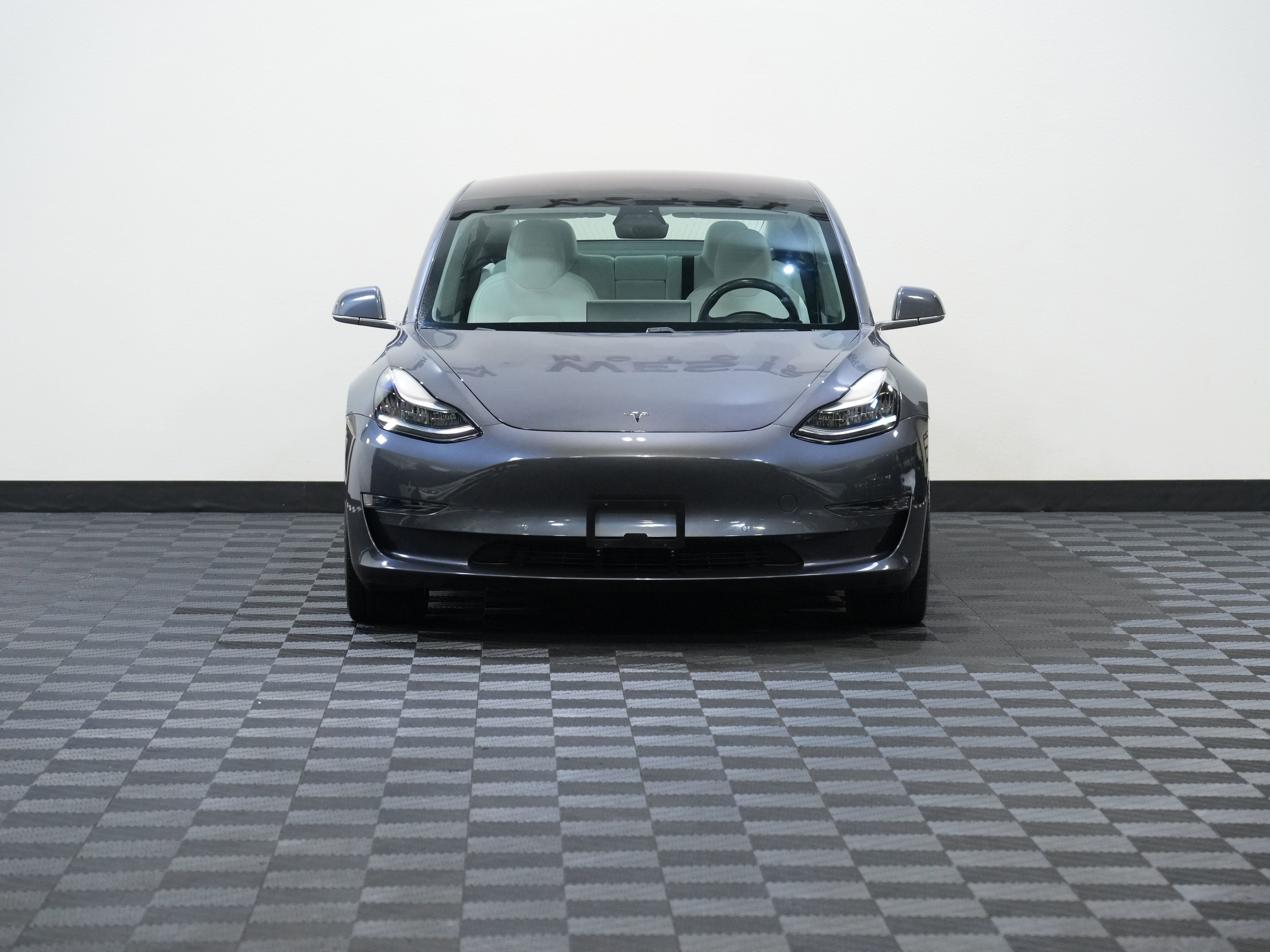 Used 2019 Tesla Model 3 Performance image 4