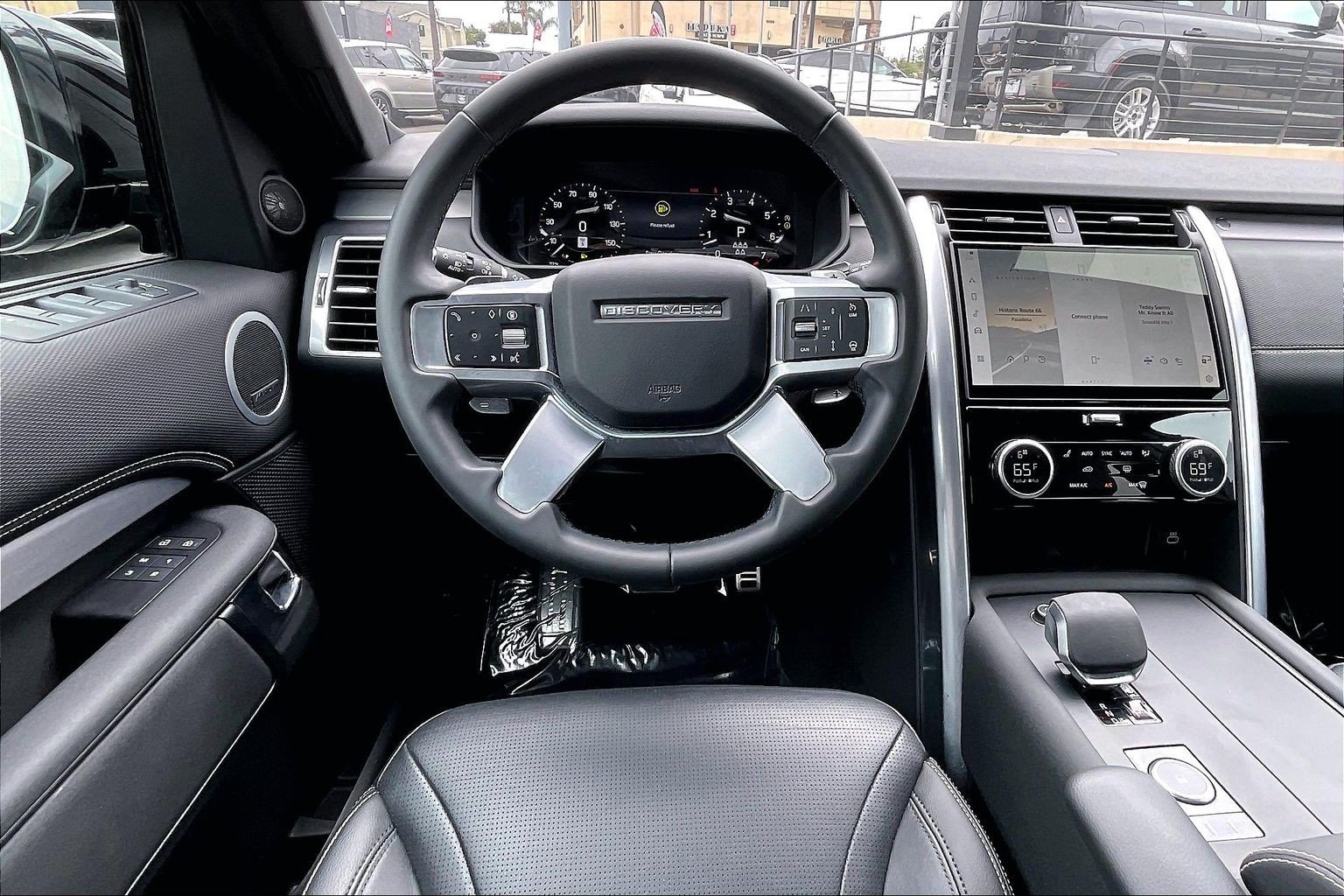 Certified 2025 Land Rover Discovery Dynamic SE AWD/4WD image 5