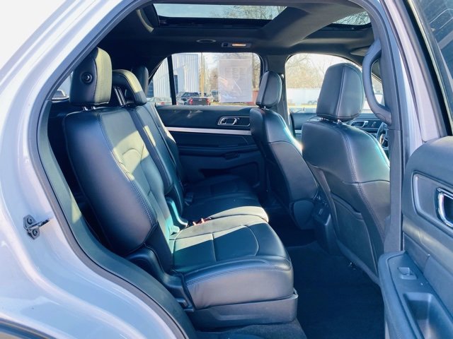 Used 2018 Ford Explorer XLT w/ Equipment Group 202A image 15