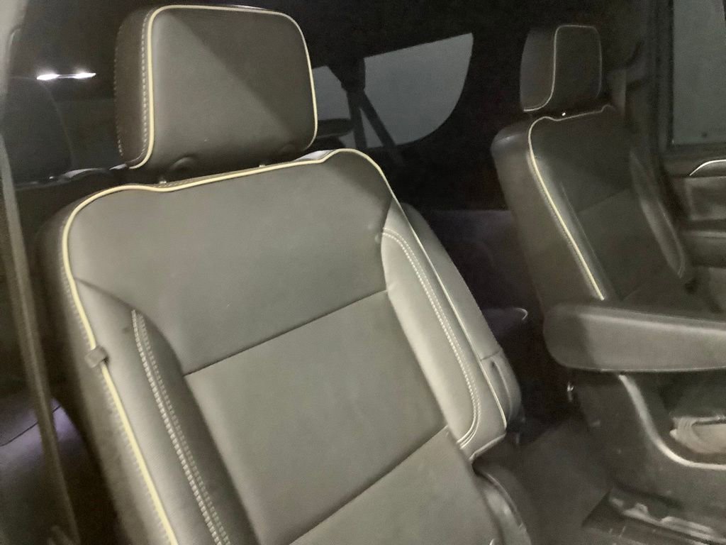 Used 2022 GMC Yukon XL SLT w/ SLT Premium Package AWD/4WD image 34