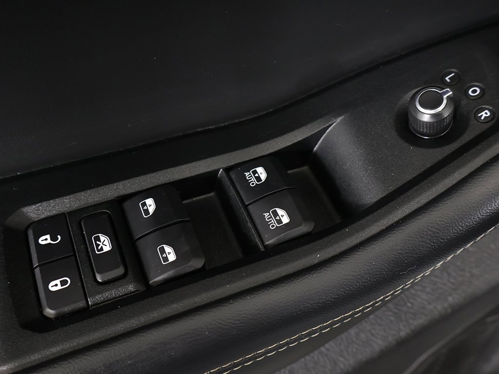 Used 2024 Jeep Grand Cherokee Altitude image 36