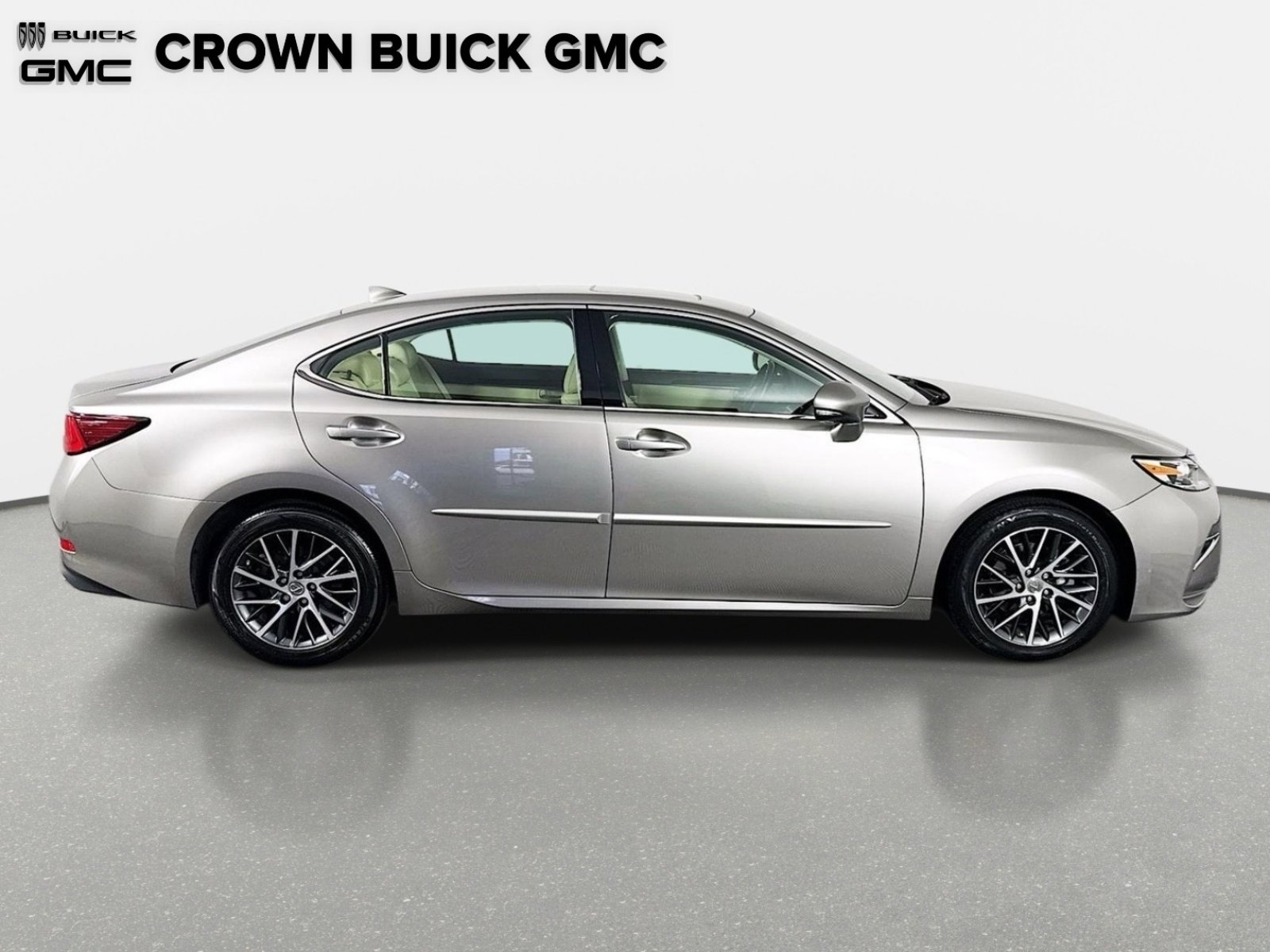 Used 2017 Lexus ES 350 w/ Navigation System Package FWD image 4