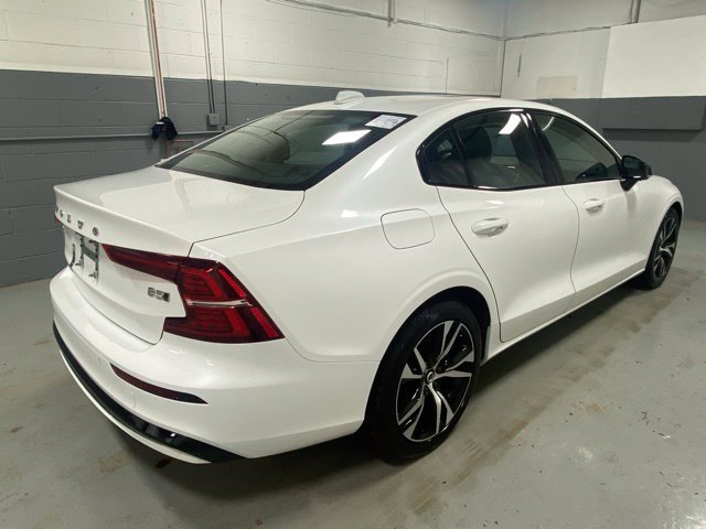 Used 2025 Volvo S60 B5 Core AWD/4WD image 3