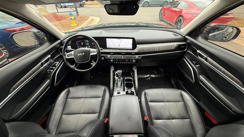 Used 2024 Kia Telluride EX w/ EX Captain's Chair Package image 20