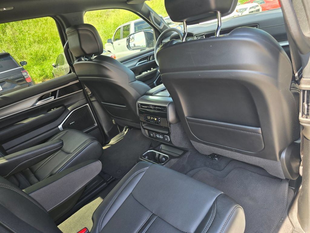 Used 2025 Jeep Wagoneer Series II w/ Premium Group I AWD/4WD image 29