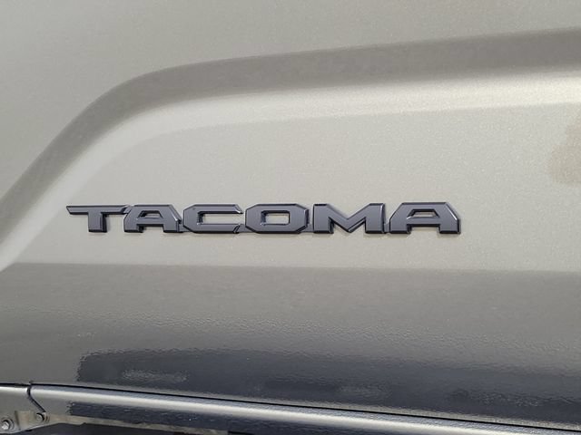 Used 2025 Toyota Tacoma TRD Off-Road AWD/4WD image 9