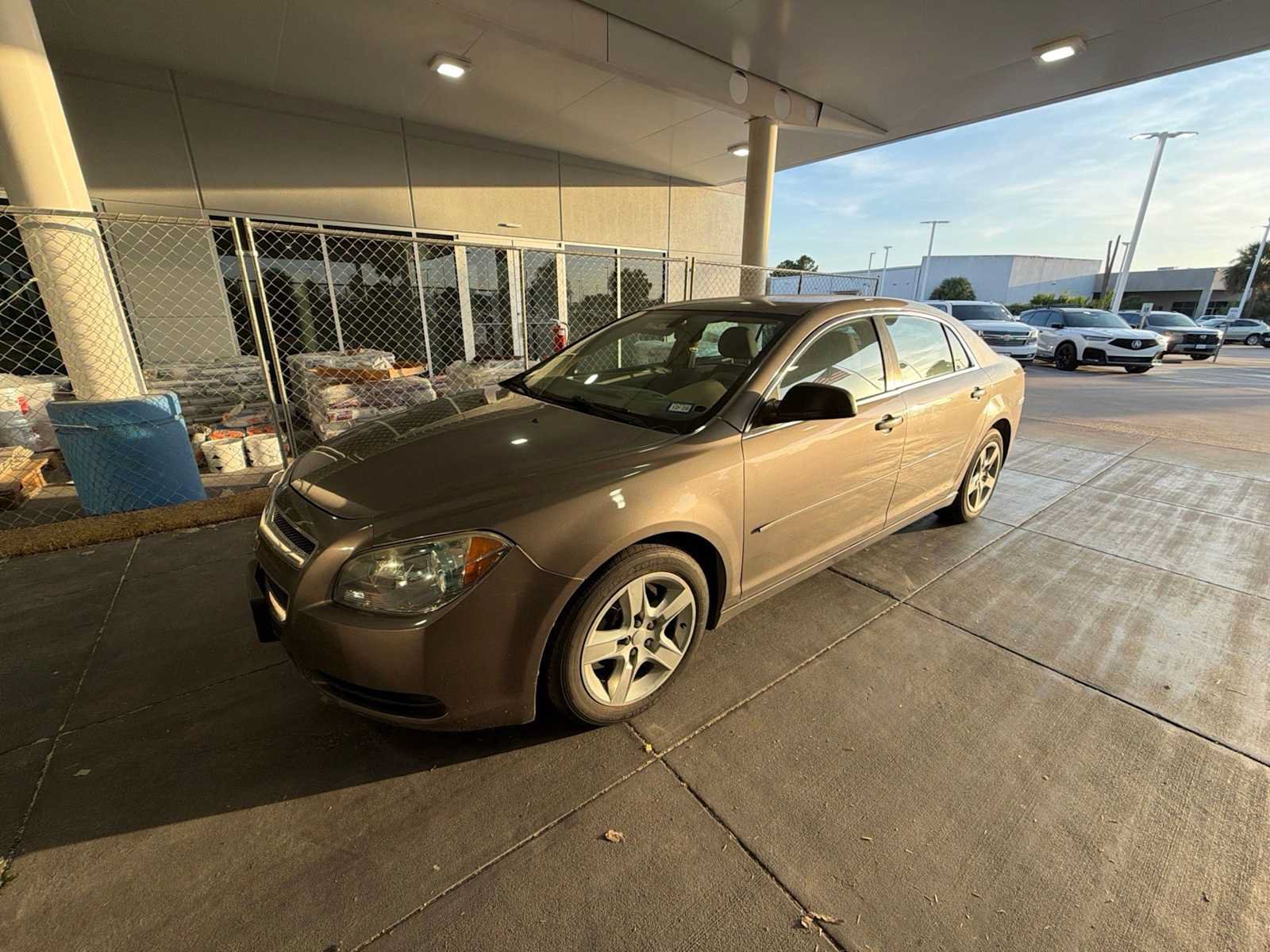 Used 2010 Chevrolet Malibu LS FWD image 1