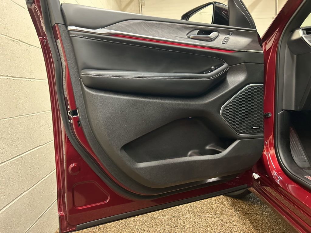 Used 2025 Jeep Grand Cherokee L Overland w/ Luxury Tech Group IV image 13