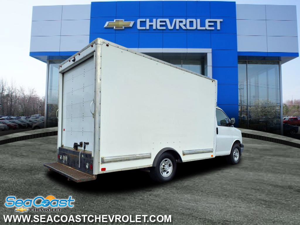 Used 2019 Chevrolet Express 3500 w/ Power Convenience Package image 2