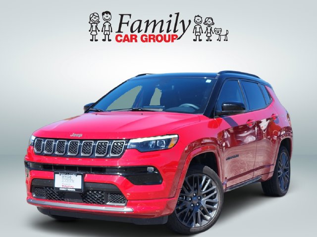 Used 2024 Jeep Compass Limited w/ High Altitude Package AWD/4WD image 1