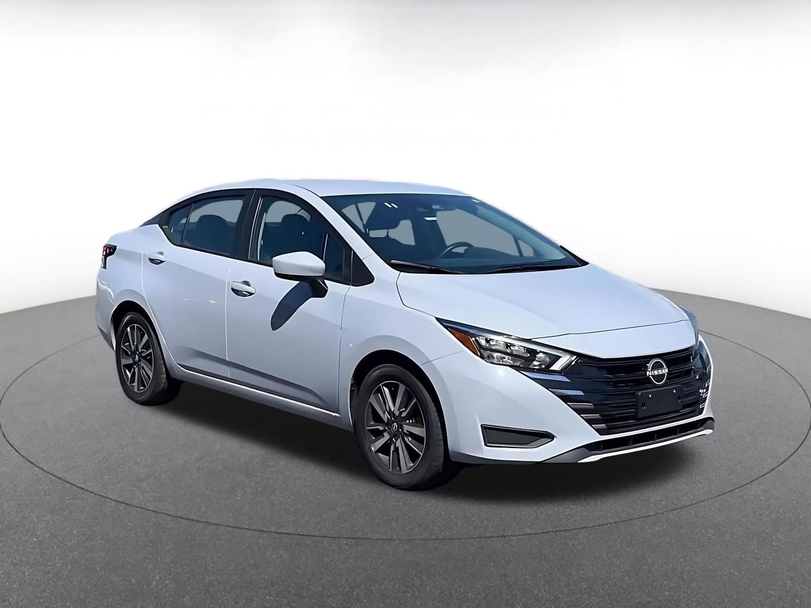 Used 2025 Nissan Versa SV video 2
