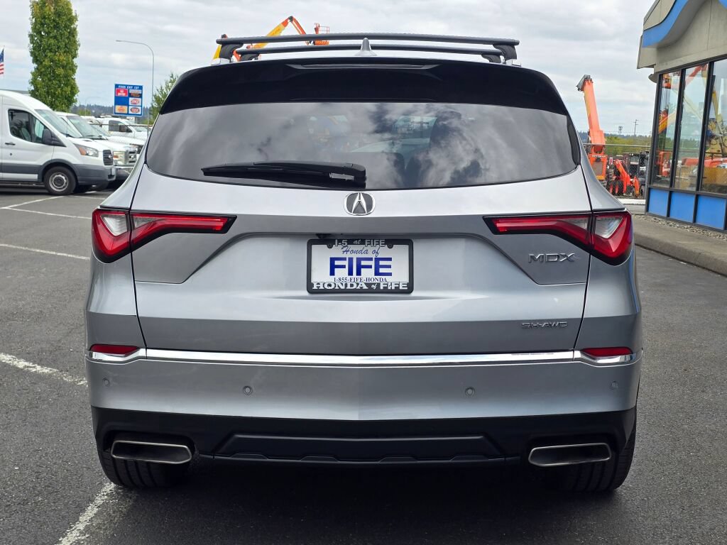 Used 2023 Acura MDX w/ Technology Package AWD/4WD image 4