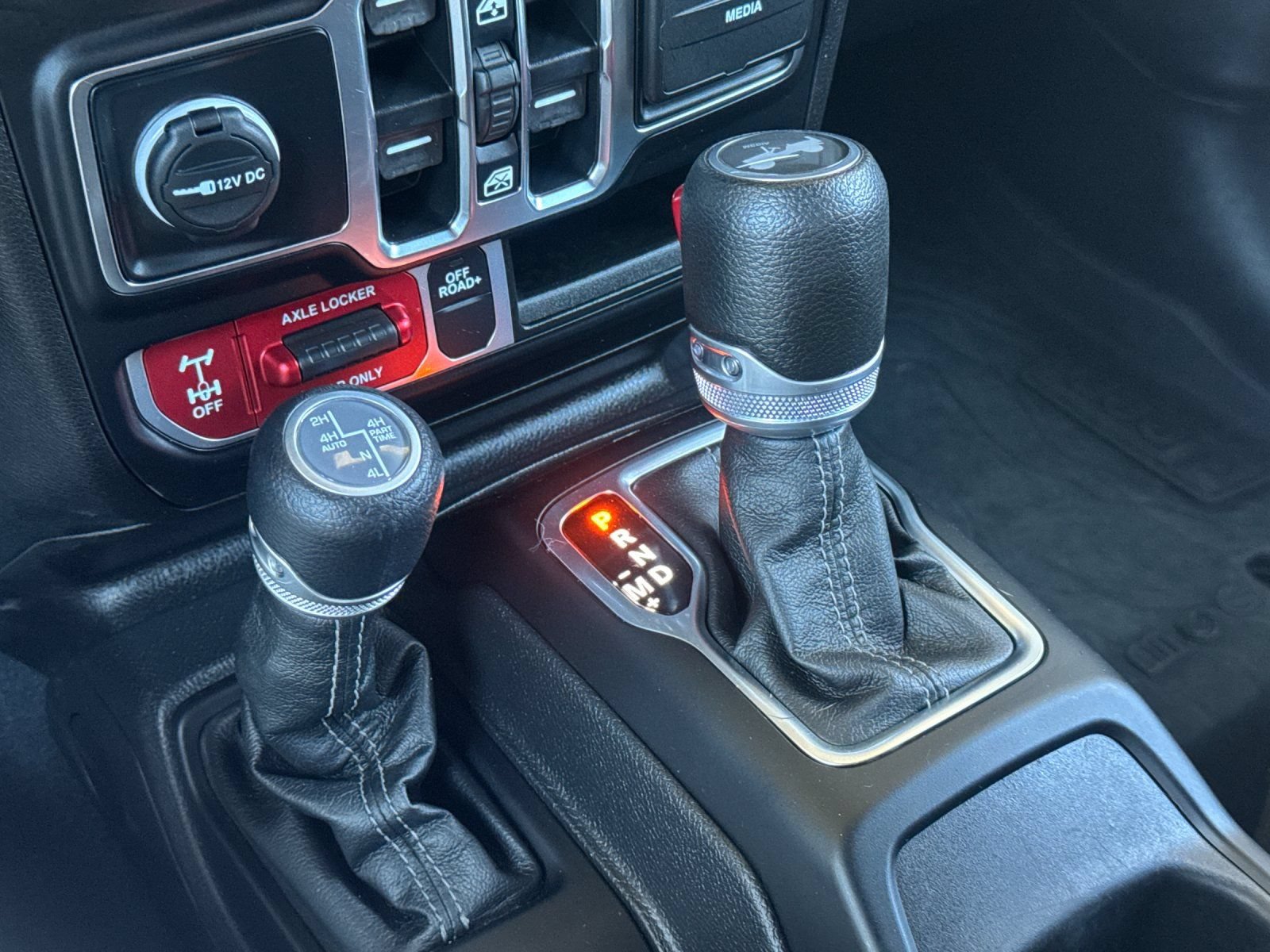 Used 2024 Jeep Wrangler Unlimited AWD/4WD image 25