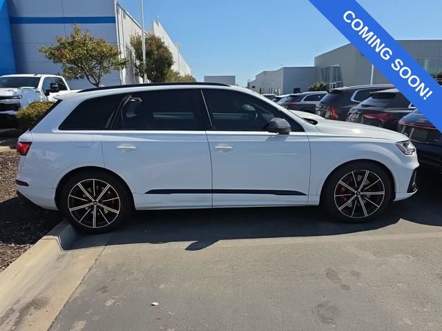 Used 2022 Audi SQ7 Premium Plus w/ SQ7 Executive Package AWD/4WD image 3