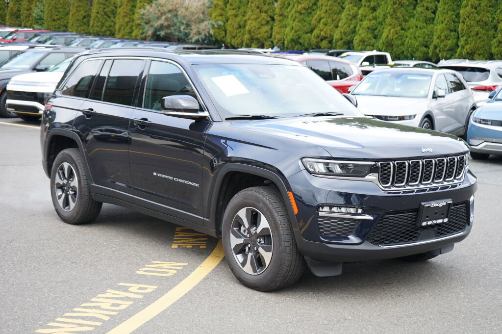 Used 2024 Jeep Grand Cherokee Limited 4xe w/ Trailer Tow Package image 3