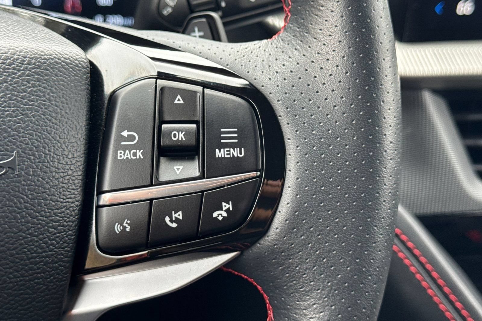 Used 2025 Ford Explorer ST w/ Sun And Sound Package AWD/4WD image 33