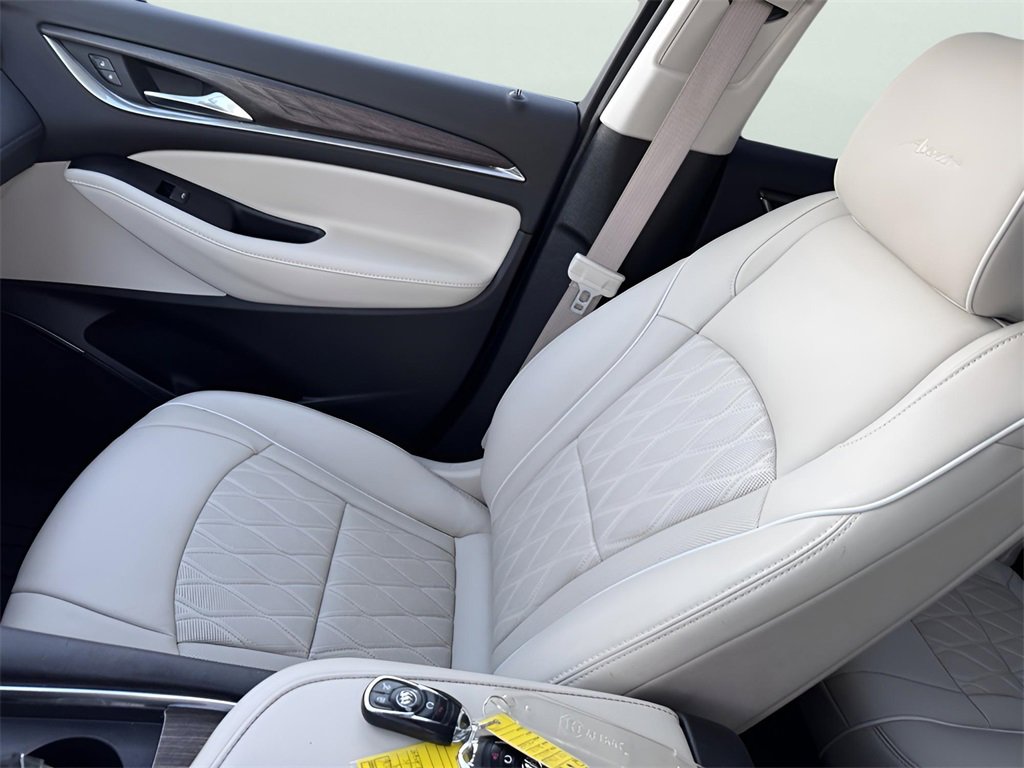 Used 2023 Buick Enclave Avenir w/ Avenir Technology Package image 33