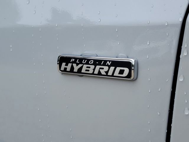 Used 2025 Ford Escape SE w/ Class II Trailer Tow Package FWD image 6