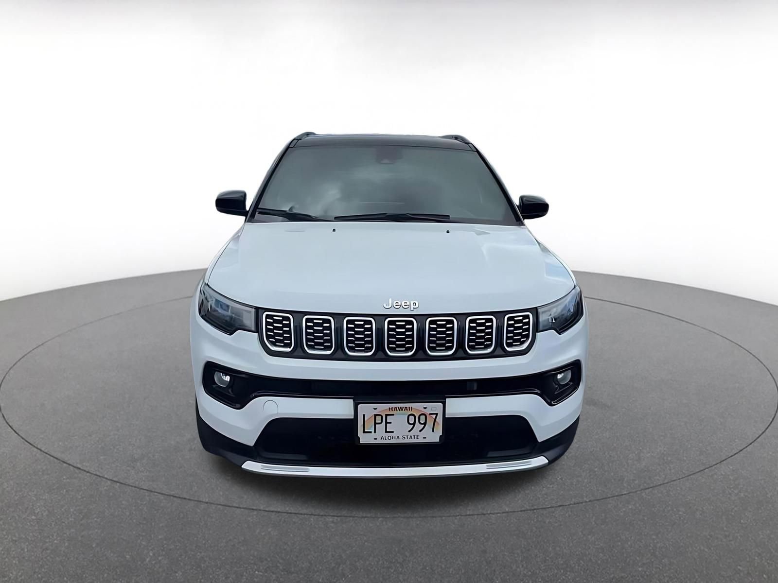 Used 2025 Jeep Compass Limited image 3