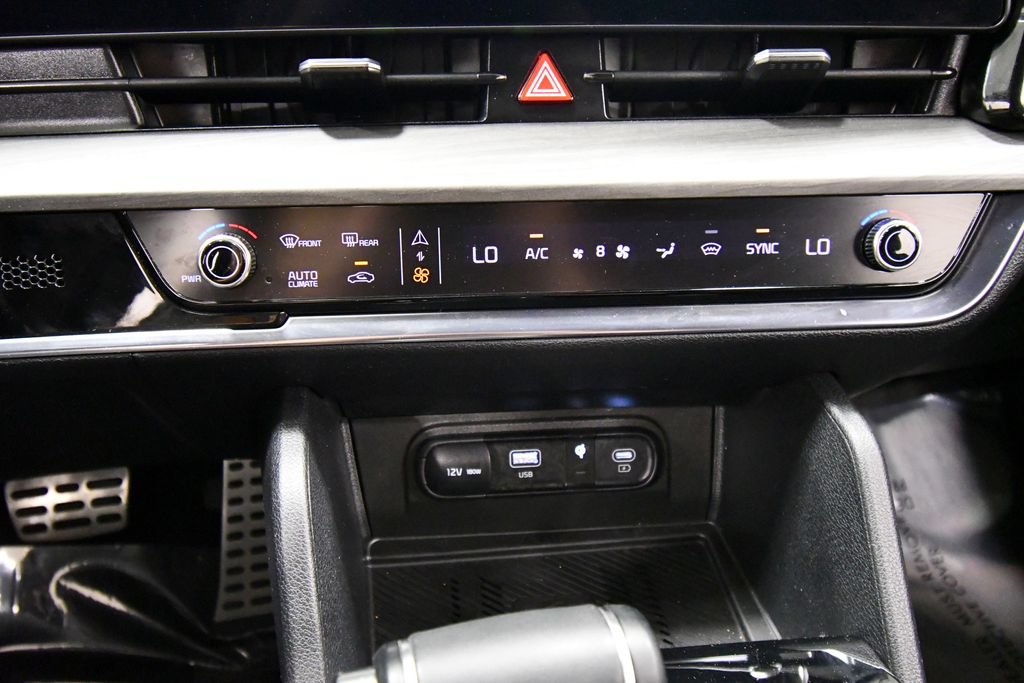 Certified 2025 Kia Sportage X-Pro AWD/4WD image 27