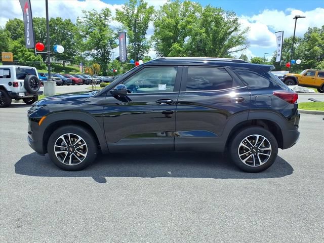 Used 2025 Chevrolet TrailBlazer LT AWD/4WD image 9