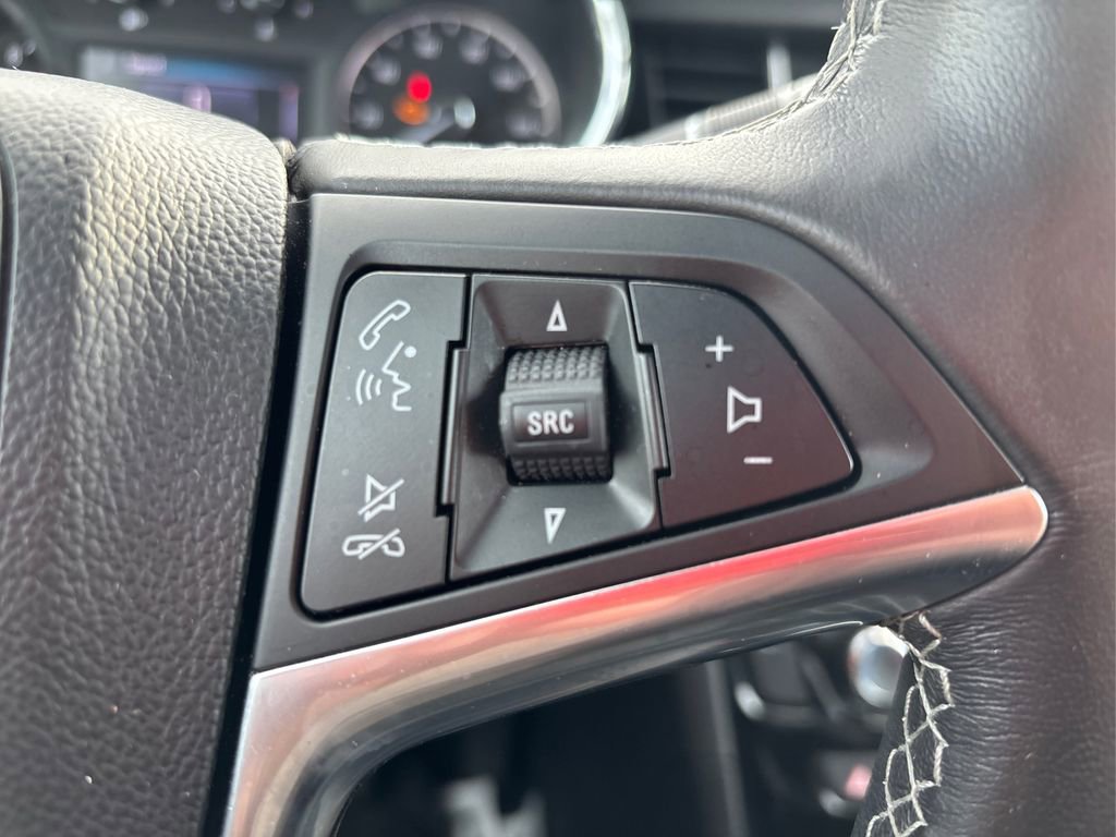 Used 2020 Buick Encore Sport Touring image 28