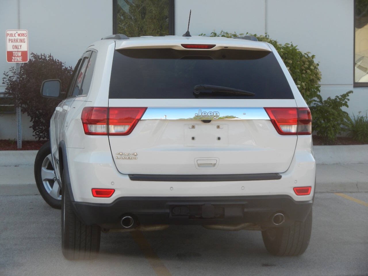 Used 2011 Jeep Grand Cherokee Laredo AWD/4WD image 15
