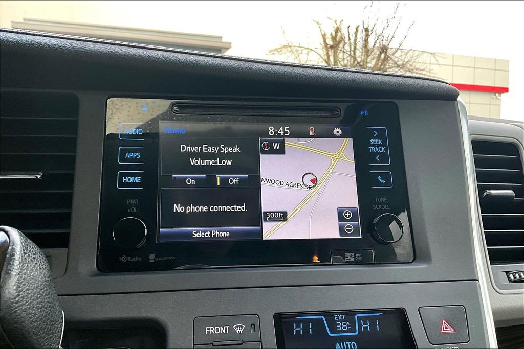 Used 2015 Toyota Sienna XLE w/ XLE Navigation Package image 14