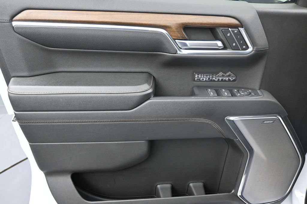 Used 2024 Chevrolet Silverado 1500 High Country w/ High Country Premium Package AWD/4WD image 11