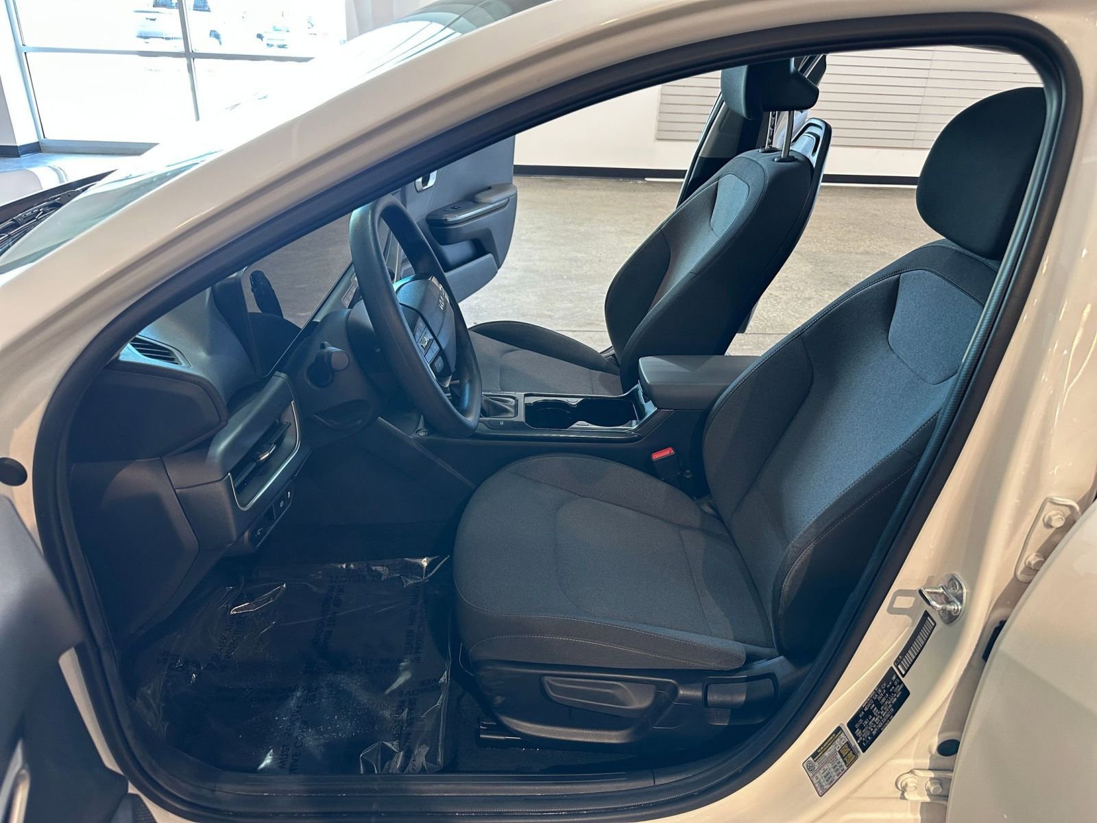 Used 2025 Kia K4 LXS image 25