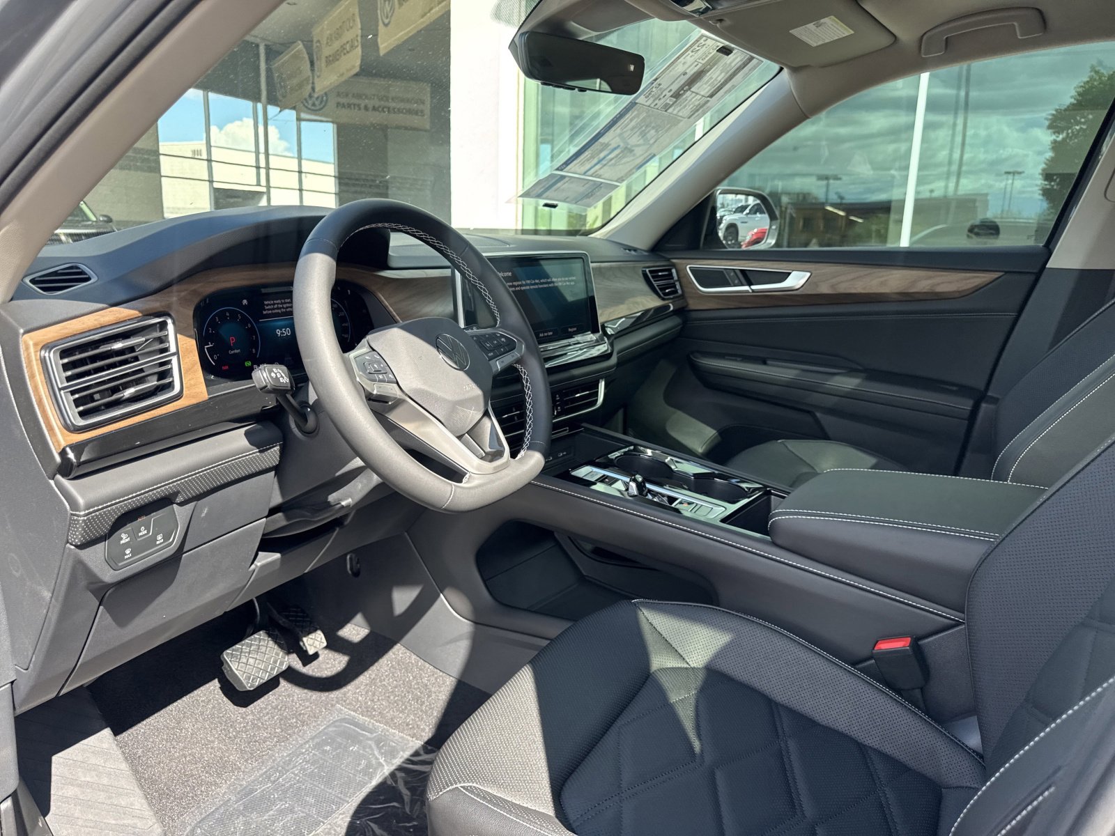 New 2026 Volkswagen Atlas SE image 11